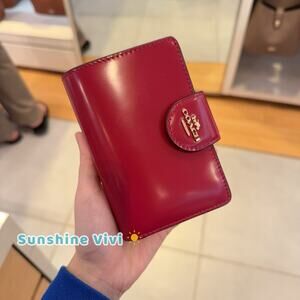 NWT Coach CW526 Medium Corner Zip Wallet Gold/Ruby Leather